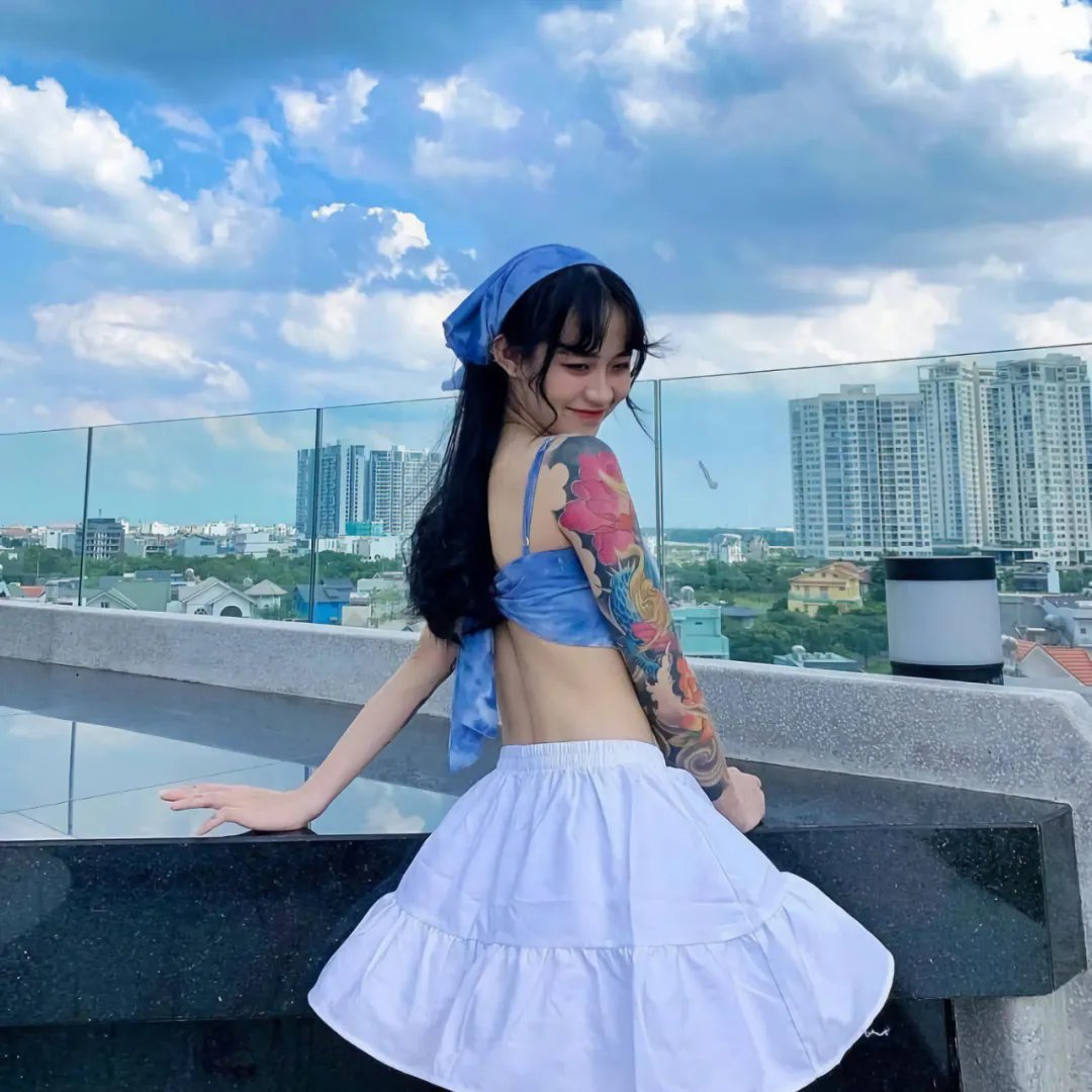 赤裸